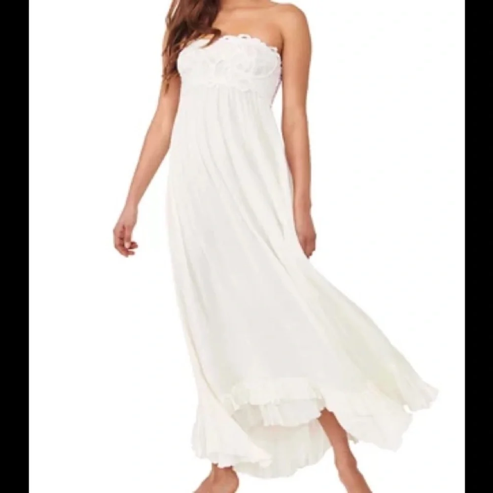 White dress Free People loose fit white strapless maxi dress pregnancy dress - Picture 1 of 16